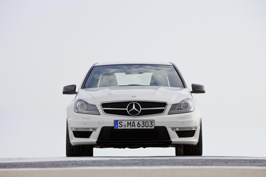  Mercedes-Benz C63 AMG 2011 года  (фото 24 из 25)
